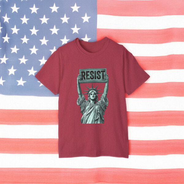 Resist Trump Statue of Liberty holding Resist sign Shirt